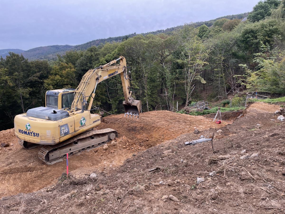 Travaux de terrassement en cours par l’entreprise Pouzol. 